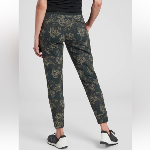 Athleta Trekkie North Printed Jogger, Terra Firma Olive - Picture 2 of 11